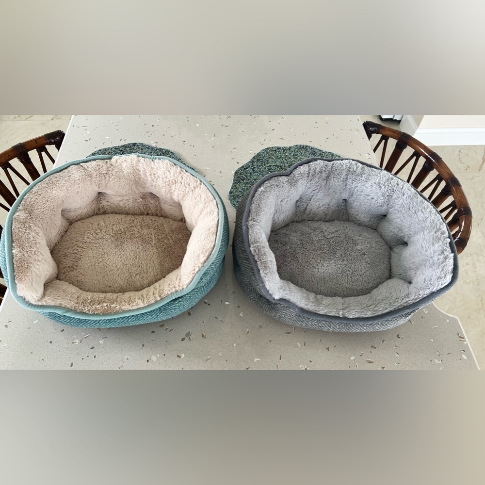 Used, Like NEW, 2 Small Puppy Beds, Clean, Very Soft, See Photos!